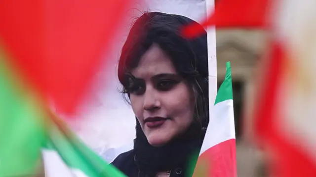 مهسا امینی