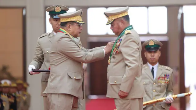 ဗိုလ်ချုပ်ကြီးရဲဝင်းဦးက လွန်ခဲ့တဲ့ ငါးနှစ်လုံး စစ်ခေါင်းဆောင်ကို အရိုအသေပေးအမိန့်နာခံခဲ့