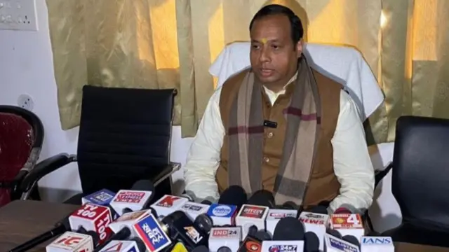 मंदिरों में ग़ैर हिंदुओं के प्रवेश पर प्रतिबंध के बयान देने के बाद से बद्री-केदार मंदिर समिति के अध्यक्ष हेमंत द्विवेदी सुर्खियों में बने हुए हैं