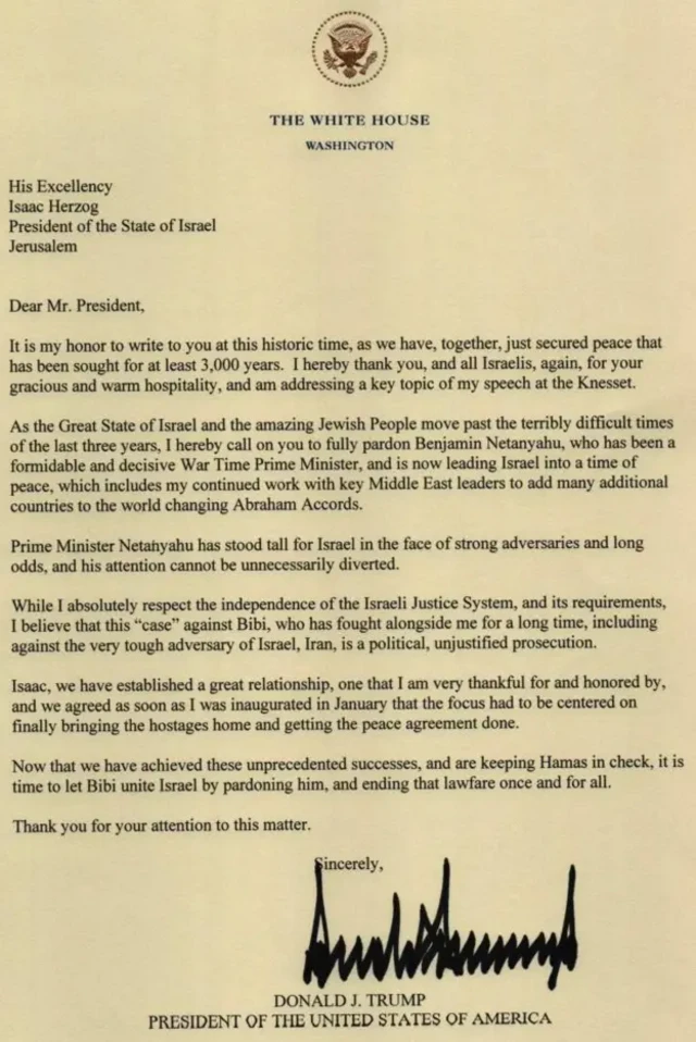در تصویر نامه دونالد ترامپ رئیس جمهور امریکا به همتای اسرائیلی‌اش برای عفو نتانیاهو دیده می‌شود.
