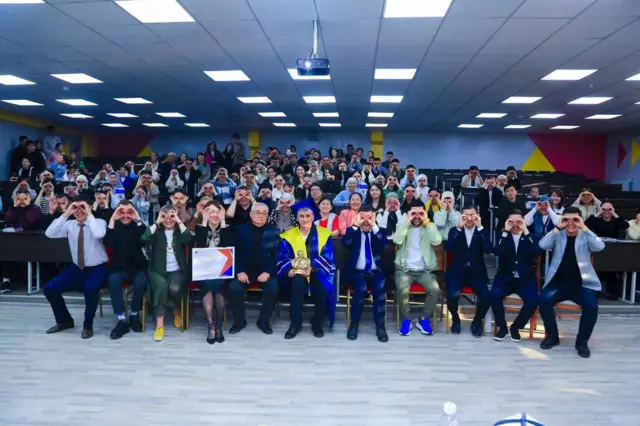 Гапыр Мадаминов менен жолугушууга келгендер. Салымбеков университети