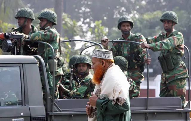 ২০০৭-২০০৮ সালে বাংলাদেশে রাজনীতির নিয়ন্ত্রণ ছিল সেনাবাহিনীর হাতে