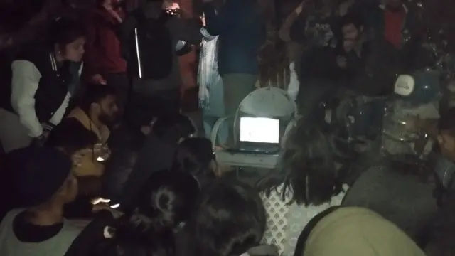 மோடி ஆவணப்படம் - ஜே.என்.யூ.வில் களேபரம்