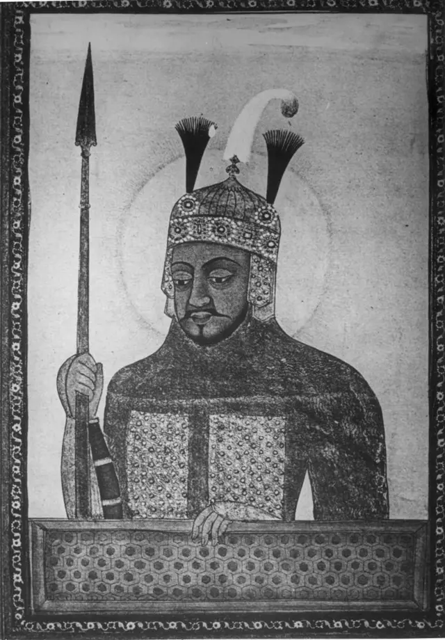 बाबर युद्धाच्या पोशाखात