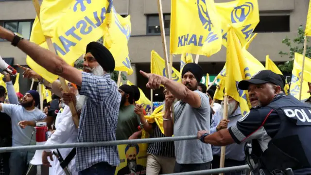 কানাডার টরন্টোতে ভারতীয় দূতাবাসের সামনে খালিস্তানিদের বিক্ষোভ