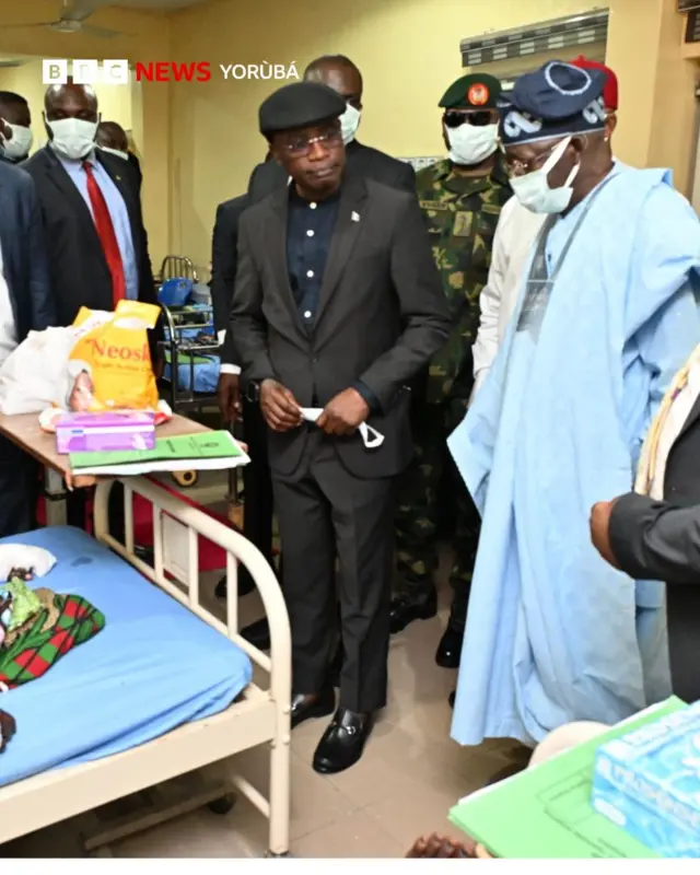 Ààrẹ Tinubu lásìkò tó ṣe àbẹ̀wò sáwọn tó fara kásá ìkọlù Benue ní ilé ìwòsàn