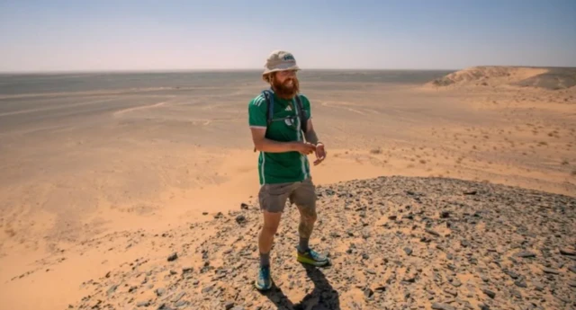 Mgbe ụbọchị 352 gachara, e nyere Russell Cook aha otutu bu "Hardest Geezer", maka ịma aka ọsọ na Africa.