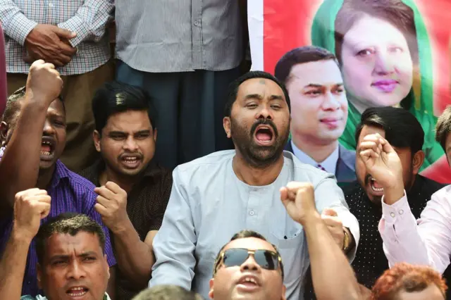 সরকারের পতন ঘটাতে না পারলে খালেদা জিয়ার মুক্তি সম্ভব নয় বলে মনে করেন বিএনপি'র নেতা-কর্মীরা 