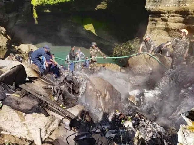 यती एअरलाइन्सको विमानको भग्नावशेष 