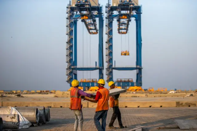 અદાણી, ગૌચર