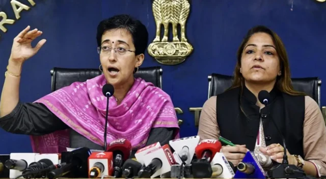 டெல்லி: பயிற்சி மையத்தில் வெள்ளம் சூழ்ந்ததில் மூன்று மாணவர்கள் பலி - என்ன நடந்தது?