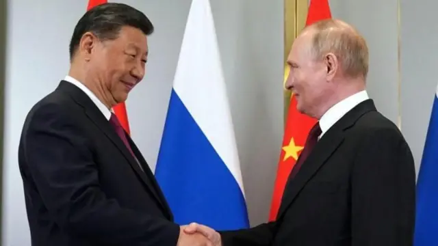 பிரதமர் மோதியின் ரஷ்யப் பயணம் : அதிபர் புதின் உடனான சந்திப்பின் பின்னணி 