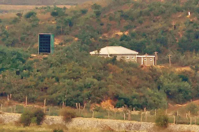 북한 황해북도 개풍군 해안가에 설치된 대남 확성기