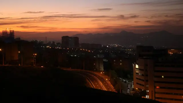 Tehran at sunrise on Saturday morning, following Israeli strikes for sites around di Iranian capital