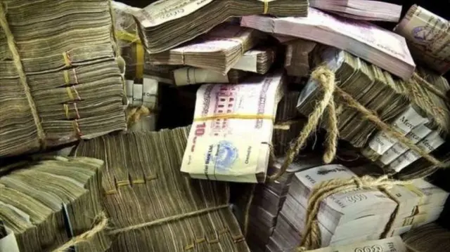 বাংলাদেশে সম্প্রতি ইসলামি ব্যাংকের বিরুদ্ধে অনিয়মের অভিযোগ উঠে 