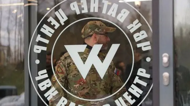 Kwa miaka mingi, kikundi cha mamluki cha Kirusi Wagner, kilichoanzishwa na mfanyabiashara aliyeidhinishwa Yevgeny Prigozhin, kilijitenga na watu wa juu na wasomi walikataa kuwepo kwake. 