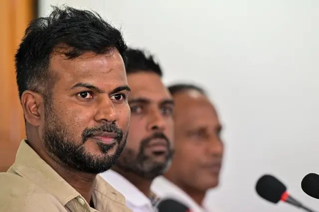 තරුණ ක්‍රීඩකයින්ගෙන් පමණක් ක්‍රිකට් ක්‍රීඩාව ඉදිරියට ගෙන යාමට තම තේරීම් කමිටුවේ බලාපොරොත්තුවක් නොමැති බව එහි සභාපති උපුල් තරංග පැවසුවේය.