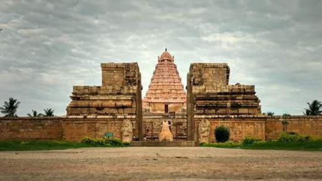 ராஜேந்திர சோழன் கங்கை கொண்ட சோழபுரத்திற்கு தலைநகரை மாற்றியது ஏன்?
