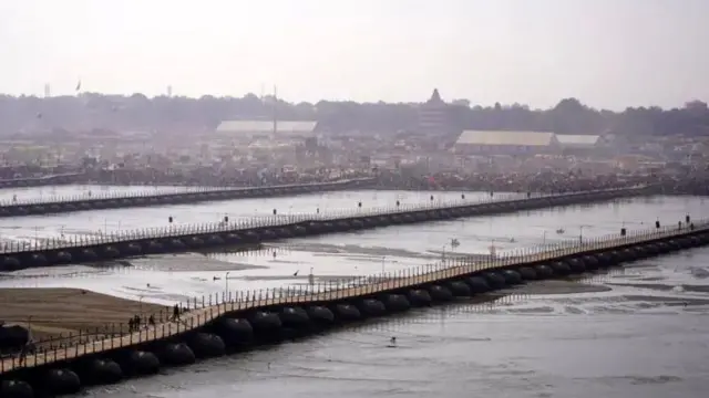 மகா கும்பமேளா, பிரயாக்ராஜ், கங்கை, புனித நீராடல், மத்திய அரசு - உத்தரபிரதேசம்