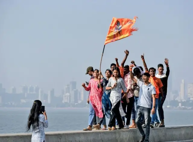 மக்களின் எதிர்வினை என்ன?