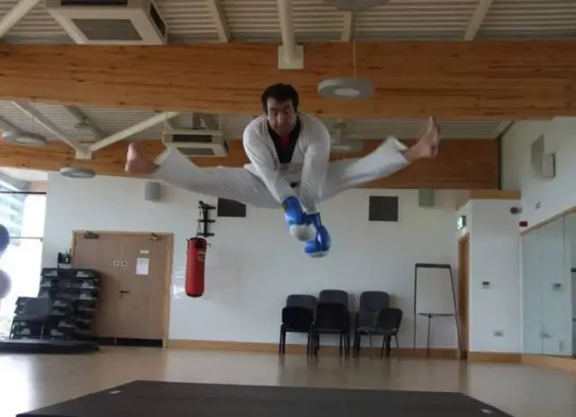 بنایی سنہ 2013 میں آئرلینڈ میں ایک تربیت کے دوران