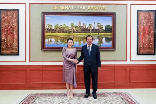 น.ส.แพทองธาร ชินวัตร นายกฯ เข้าเยี่ยมคารวะสมเด็จฮุน เซน ประธานวุฒิสภากัมพูชา เมื่อ 23 เม.ย. 2568 ที่วุฒิสภาราชอาณาจักรกัมพูชา