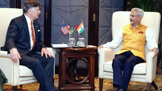 लैंडौ और जयशंकर