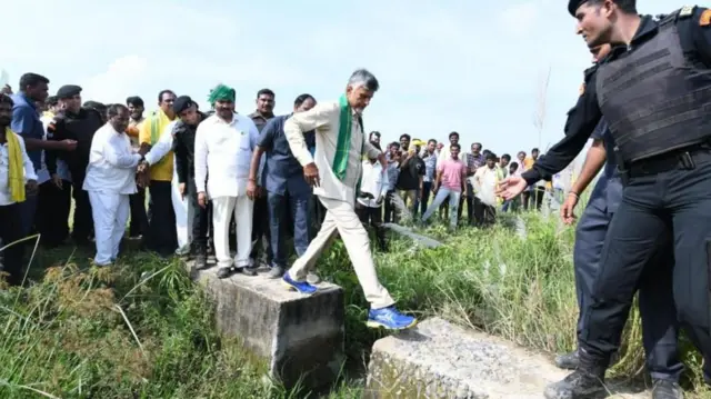 சந்திரபாபு நாயுடு: ஆந்திர அரசியலின் தவிர்க்கவே முடியாத சக்தியாக உருவெடுத்தது எப்படி?