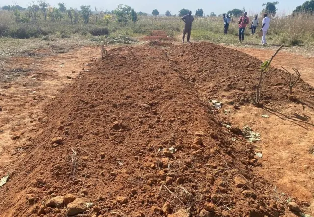 Ọkan lara awọn saree ti wọn sin awọn to ku si