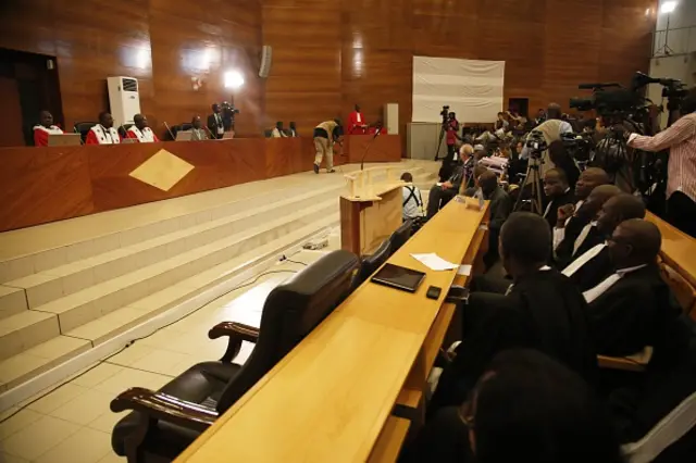 image tribunal à Dakar