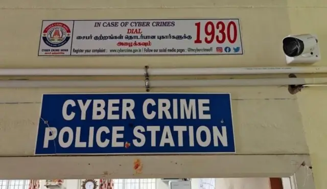 મહિલાને કેશ ઓન ડિલિવરી પાર્સલ મોકલીને કનડગત, સાયબર ક્રાઇમ, સોશિયલ મીડિયા અને ઓનલાઇન શોપિંગ, મહિલા વિરુદ્ધ ઓનલાઇન ક્રાઇમ, બીબીસી ગુજરાતી 