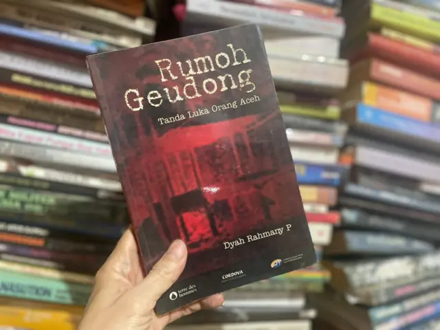 Dyah Rahmany P, dalam bukunya, Rumoh Geudong Tanda Luka Orang Aceh (2001), menuliskan bahwa Rumoh Geudong mulai digunakan sebagai pos militer sejak April 1990. 