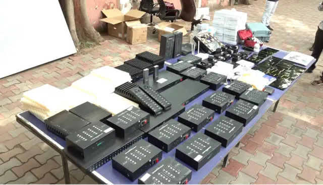  આરોપીઓ જે ઇન્ટરનેટ એકાઉન્ટથી ઑપરેટ કરતા હતા તેનું આઇપી ઍડ્રેસ શોધ્યું તો માલૂમ પડી કે એ તાઇવાનનું રજિસ્ટર્ડ ઍકાઉન્ટ હતું