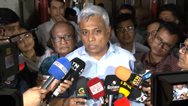 বিদ্যুৎ ও গ্যাস সরবরাহ স্বাভাবিক করতে সরকার সর্বোচ্চ চেষ্টা করছে বলে জানিয়েছেন বিদ্যুৎ প্রতিমন্ত্রী 