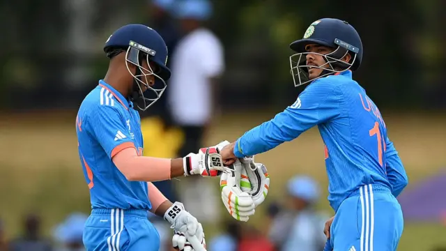 सचिन धास के साथ उदय सहारन