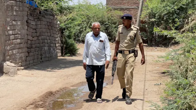 દલિત, પોલીસ રક્ષણ, ઍટ્રોસિટી, ઉના, જૂનાગઢ, ગુજરાત, સુરેન્દ્રનગર, બીબીસી ગુજરાતી, ગુજરાતના સમાચાર