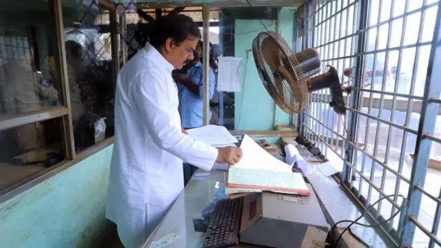 కాకినాడ పోర్ట్, రేషన్ బియ్యం స్మగ్లింగ్