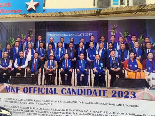 एमएनएफ के उम्मीदवारों का पोस्टर