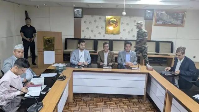 नेपाल चिकित्सक सङ्घसँगको वार्तामा स्वास्थ्य, कानुन तथा उद्योगमन्त्रीसहितका पदाधिकारी