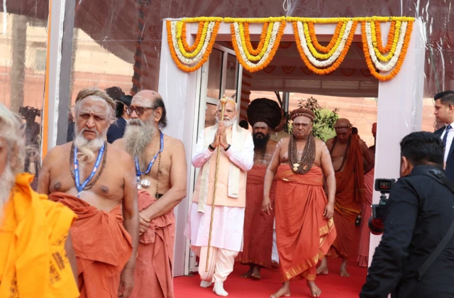 नरेंद्र मोदी 