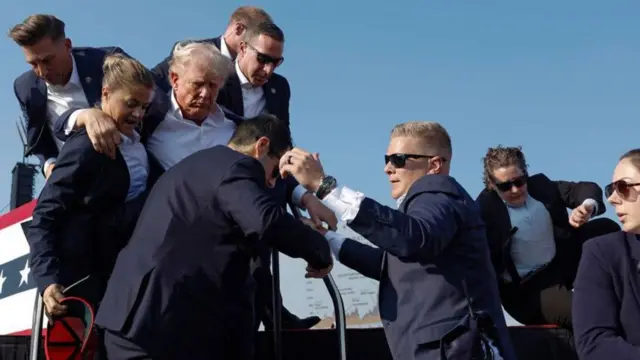 డోనల్డ్ ట్రంప్ 