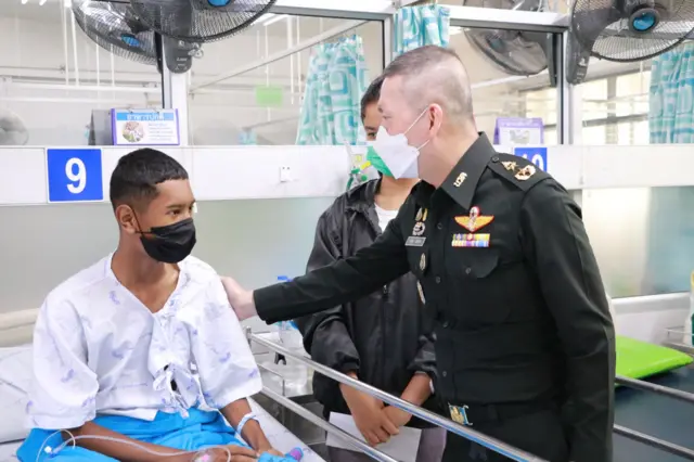 ศูนย์ประชาสัมพันธ์ กองอำนวยการรักษาความมั่นคงภายในภาค 4 ส่วนหน้า