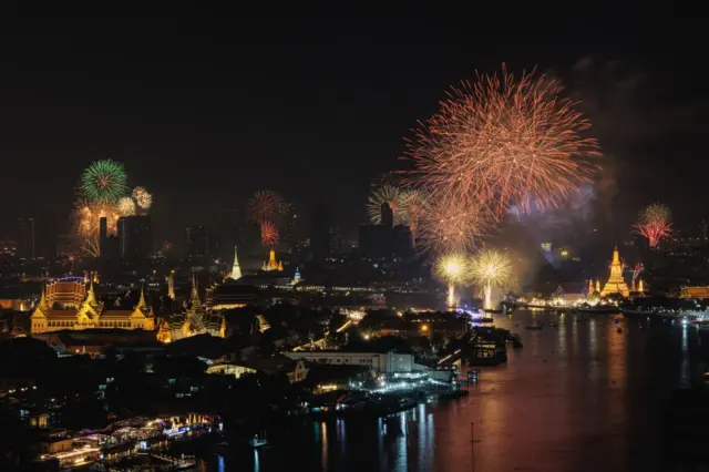 Pháo hoa trên sông Chao Phraya