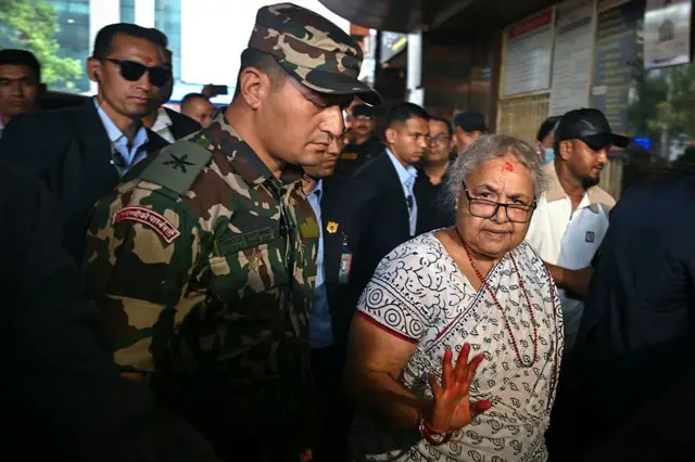মন্ত্রীসভায় অ-রাজনৈতিক ব্যক্তিদেরই পছন্দ সুশীলা কারকির