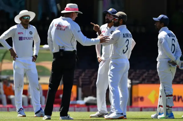 ஷமி, சிராஜூக்கு இதற்கு முன்பு என்ன நடந்தது? 