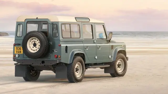 قیمت لندروور دیفندر بازسازی شده از مدل جدید دیفندر گران‌تر است