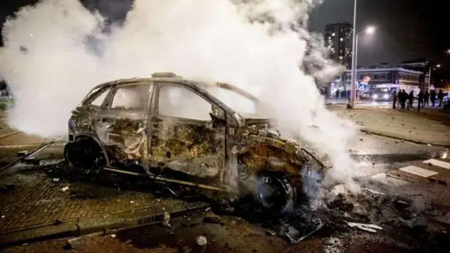 የተቃጠለ መኪና 