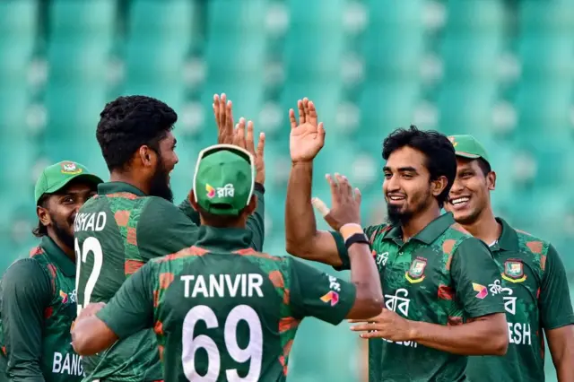 බංග්ලාදේශ ක්රිකට් කණ්ඩායම මෙවර පන්දුවාර විස්සයි 20 ලෝක කුසලානයේදී තරග වදිනු ලබන්නේ D කාණ්ඩය යටතේයි. එම කාණ්ඩය යටතේ බංග්ලාදේශ කණ්ඩායමට ක්රීඩා කිරීමට සිදුවන්නේ ශ්රී ලංකාව, දකුණු අප්රිකාව, නෙදර්ලන්තය සහ නේපාලය යන කණ්ඩායම් සමග ය.