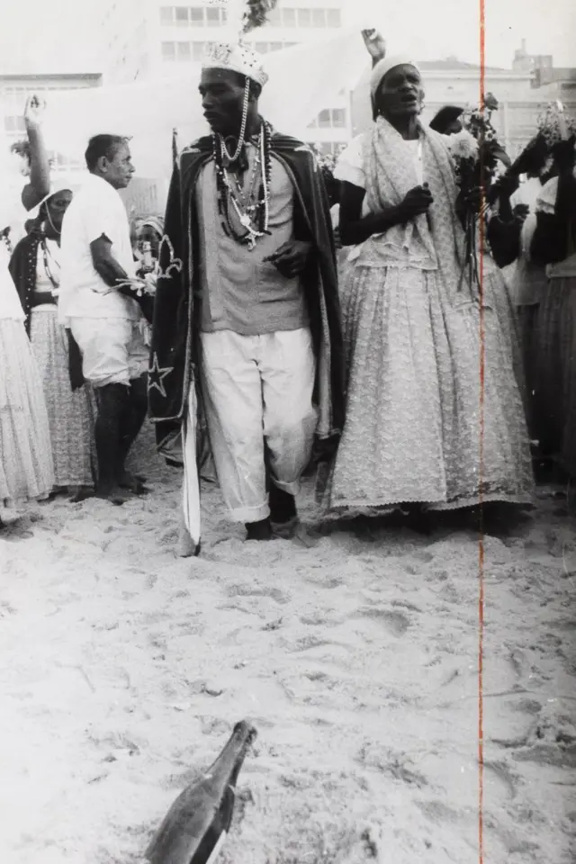 Celebração a Iemanjá em praia do Rio de Janeiro em 1972