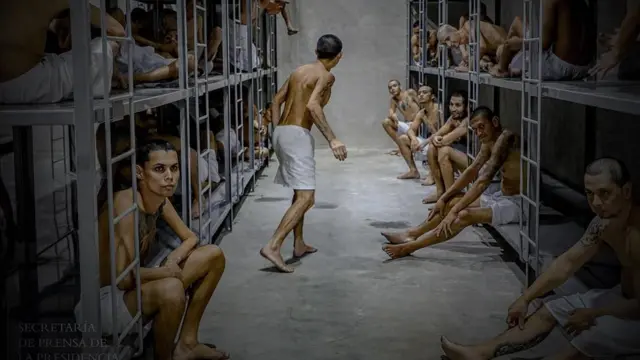 सेकॉट तुरुंगातील कैदी